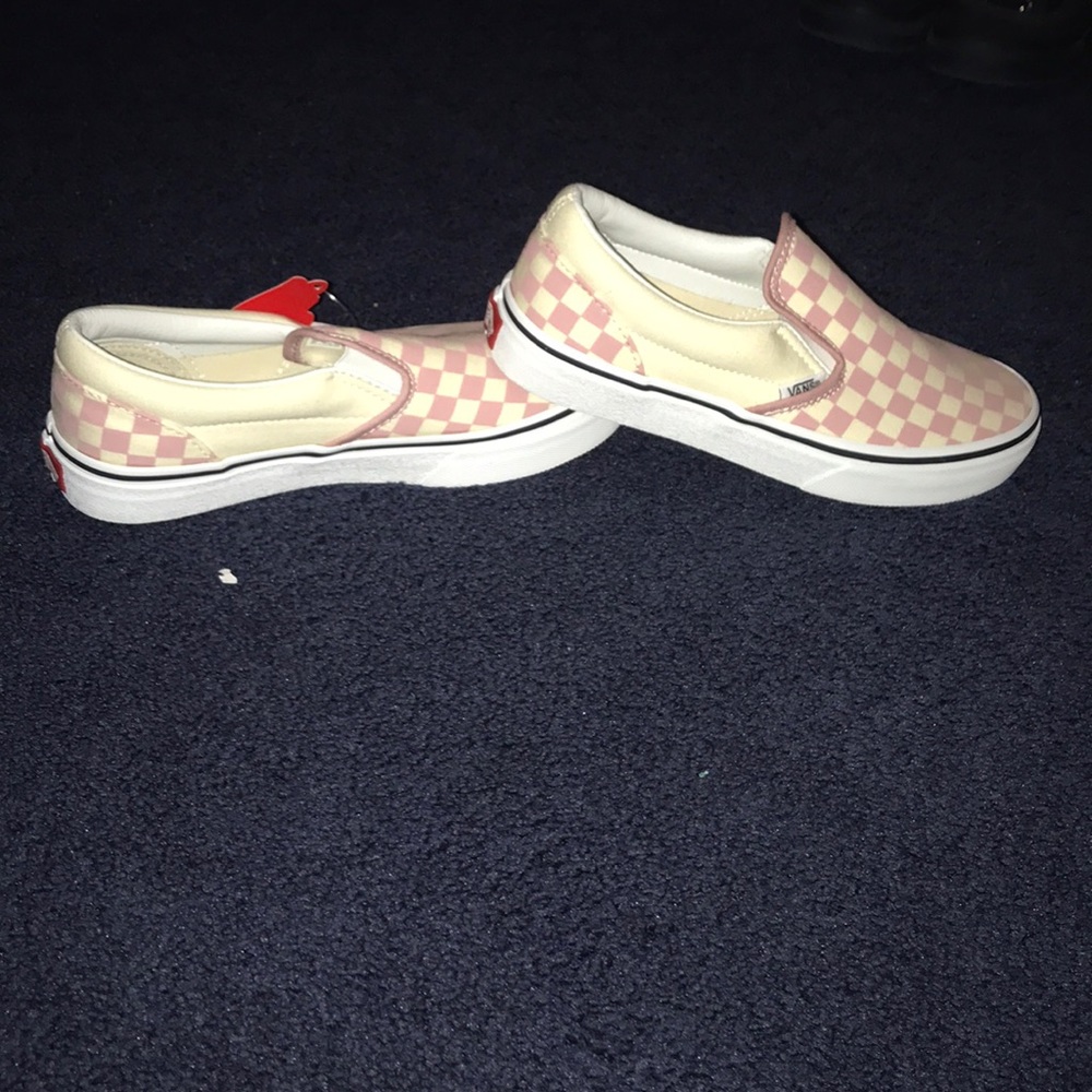 pink vans checkered shoes